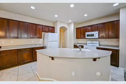 7102 W Katharine Way, Peoria, AZ 85383 - Photo 6