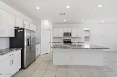 25243 W Bowker Street, Buckeye, AZ 85326 - Photo 8