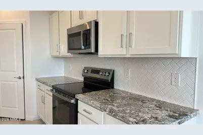 25243 W Bowker Street, Buckeye, AZ 85326 - Photo 6