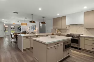 6830 N 10th Pl, Phoenix, AZ 85014 - Photo 10
