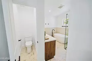 6830 N 10th Pl, Phoenix, AZ 85014 - Photo 16