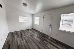 290 N Hamilton St, Chandler, AZ 85225 - Photo 4