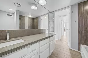 207 W Clarendon Ave, Phoenix, AZ 85013 - Photo 12