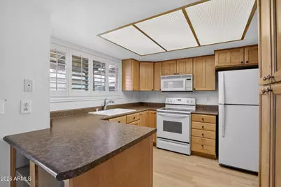 6747 S Jentilly Lane, Tempe, AZ 85283 - Photo 6