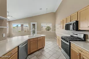 17676 N Coconino Dr, Surprise, AZ 85374 - Photo 16