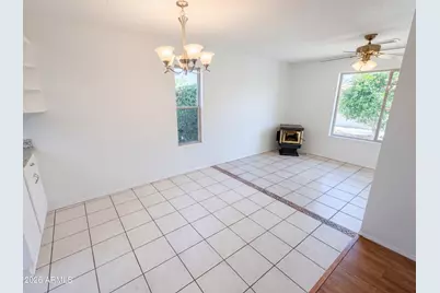 9207 W Kerry Lane, Peoria, AZ 85382 - Photo 8