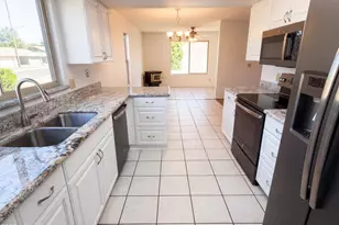 9207 W Kerry Ln, Peoria, AZ 85382 - Photo 2