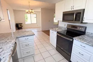 9207 W Kerry Ln, Peoria, AZ 85382 - Photo 12