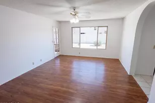 9207 W Kerry Ln, Peoria, AZ 85382 - Photo 6