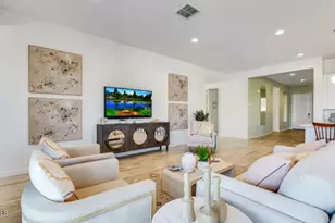 15012 W Desert Hollow Dr, Surprise, AZ 85387 - Photo 8