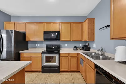 10548 W Crown King Rd Road, Tolleson, AZ 85353 - Photo 18