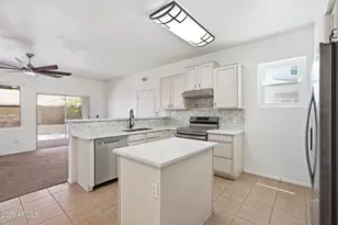 7245 S 41st Dr, Phoenix, AZ 85041 - Photo 10