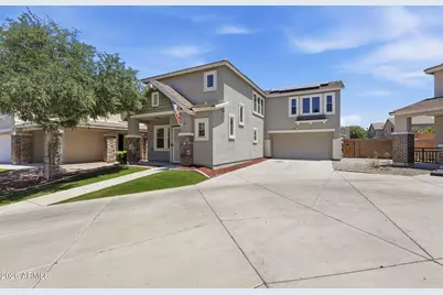 7245 S 41st Drive, Phoenix, AZ 85041 - Photo 2