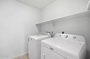 7245 S 41st Dr, Phoenix, AZ 85041 - Photo 32