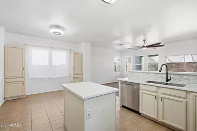 7245 S 41st Drive, Phoenix, AZ 85041 - Photo 12