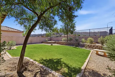 303 E Milada Drive, Phoenix, AZ 85042 - Photo 2