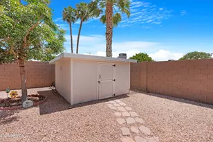 10533 W Cheryl Dr, Sun City, AZ 85351 - Photo 18