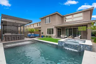 5946 E Abraham Ln, Phoenix, AZ 85054 - Photo 4