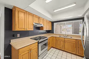 11025 N 41st Pl, Phoenix, AZ 85028 - Photo 8