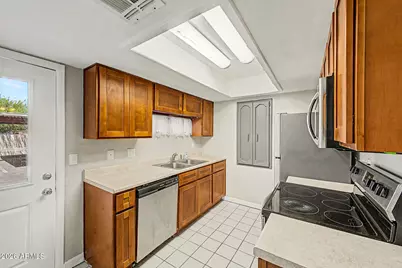 3301 E Earll Drive #120, Phoenix, AZ 85018 - Photo 6