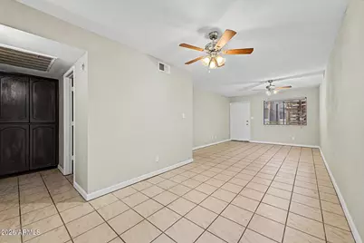 3301 E Earll Drive #120, Phoenix, AZ 85018 - Photo 2