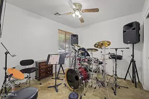 6929 S 11th Dr, Phoenix, AZ 85041 - Photo 28