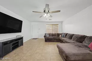6929 S 11th Dr, Phoenix, AZ 85041 - Photo 10