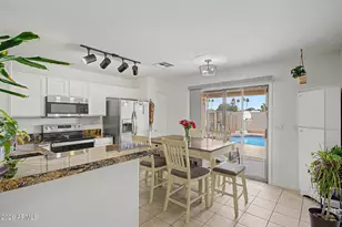 6929 S 11th Dr, Phoenix, AZ 85041 - Photo 14
