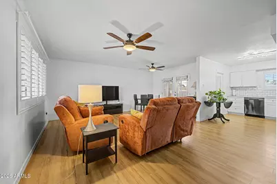 11442 N Coggins Drive, Sun City, AZ 85351 - Photo 4