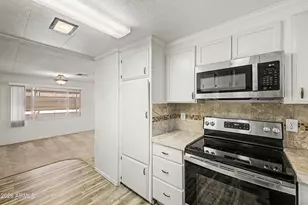 10701 N 99th Ave, Peoria, AZ 85345 - Photo 16