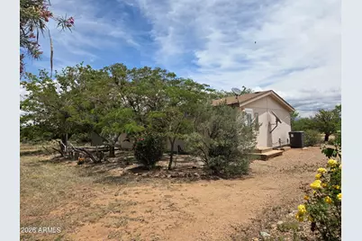 9041 E Moon Shadow Trail, Hereford, AZ 85615 - Photo 2