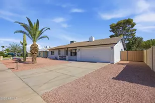 1215 W Wescott Dr, Phoenix, AZ 85027 - Photo 2