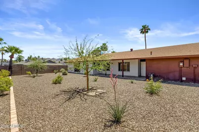 2834 E Beryl Avenue, Phoenix, AZ 85028 - Photo 42