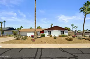 2834 E Beryl Ave, Phoenix, AZ 85028 - Photo 2