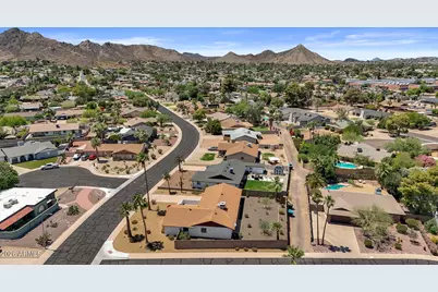 2834 E Beryl Avenue, Phoenix, AZ 85028 - Photo 56