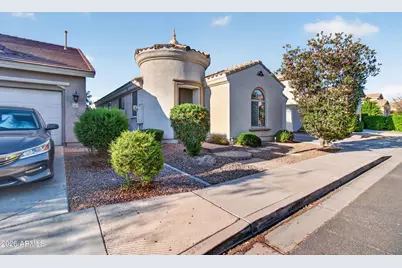 130 W Hackberry Drive, Chandler, AZ 85248 - Photo 2
