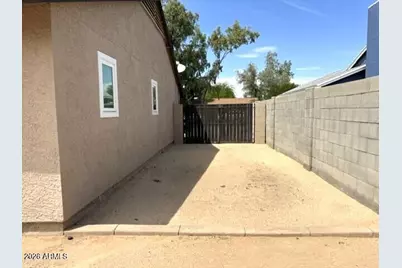 5925 W Loma Lane, Glendale, AZ 85302 - Photo 2