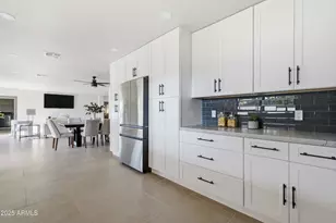 8631 E Thomas Rd, Scottsdale, AZ 85251 - Photo 30