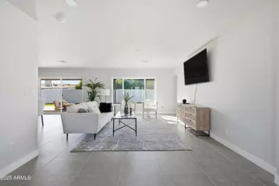 8631 E Thomas Road, Scottsdale, AZ 85251 - Photo 12