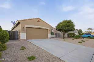 1656 W Loemann Dr, San Tan Valley, AZ 85144 - Photo 2