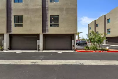 4220 N 32nd Street #Unit 34, Phoenix, AZ 85018 - Photo 2
