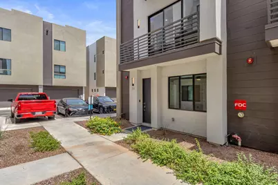 4220 N 32nd Street #Unit 34, Phoenix, AZ 85018 - Photo 6