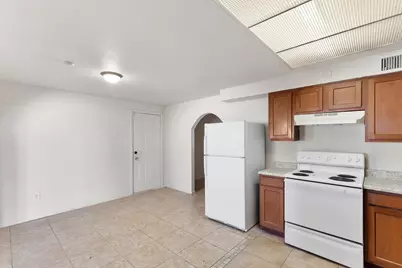 7422 W Turney Avenue, Phoenix, AZ 85033 - Photo 10