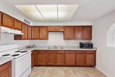 7422 W Turney Avenue, Phoenix, AZ 85033 - Photo 2
