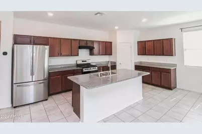 637 E Buckingham Avenue, Gilbert, AZ 85297 - Photo 8