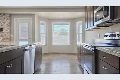 11740 N 74th Drive, Peoria, AZ 85345 - Photo 12