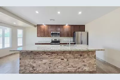 11740 N 74th Drive, Peoria, AZ 85345 - Photo 10