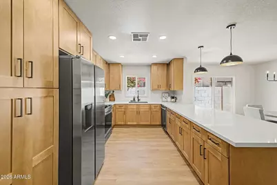 8915 W Vale Drive, Phoenix, AZ 85037 - Photo 8