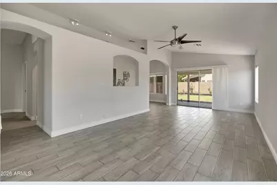 3126 E Capitan Dreyfus Avenue, Phoenix, AZ 85032 - Photo 2