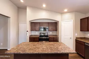 7007 W Getty Dr, Phoenix, AZ 85043 - Photo 4
